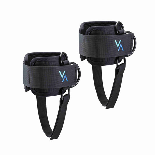 Twee Advantum Bunda Step enkelstraps met extra voetstrap – comfortabel en verstelbaar voor optimale glute activatie tijdens cable kickbacks en beenoefeningen.